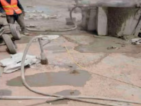凤凰水泥混凝土路面板底注浆技术 路面脱空注浆整治方案